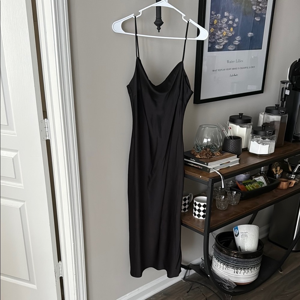 Express Black Midi Dress with Timeless Elegance